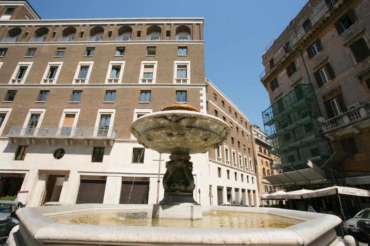 Private Room In Roma Centro Storico ภายนอก รูปภาพ